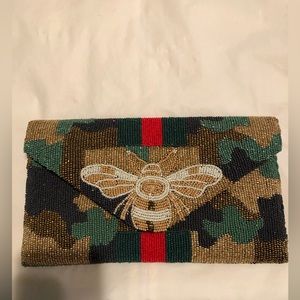 Pria Handcrafted Beaded Bee Design Envelope Purse with Chain Strap